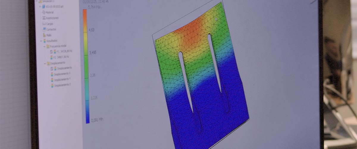 Simulación por software especializado del comportamiento acústico y térmico de un sonotrodo antes de su fabricación.