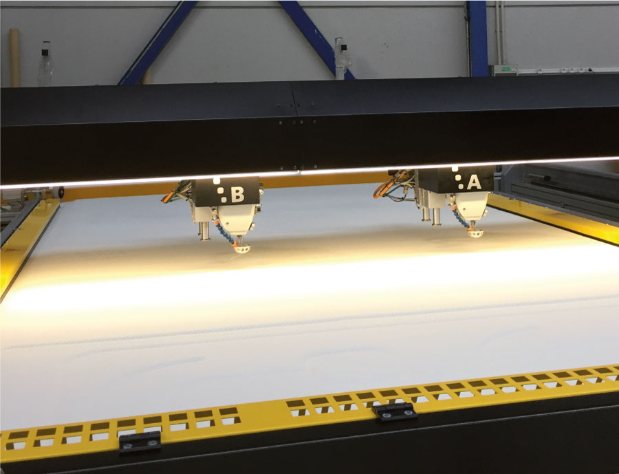 Acolchadora Industrial para Costura en Contínuo y sobre Marcos | Dos Cabezales - Imagen 3